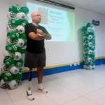 INCÊNDIO: Corpo de Bombeiros combate fogo em ônibus no bairro Centenário, em Varginha (video)