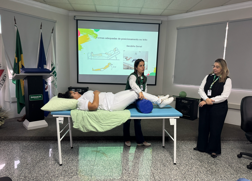 Unimed lança curso para cuidador de idoso