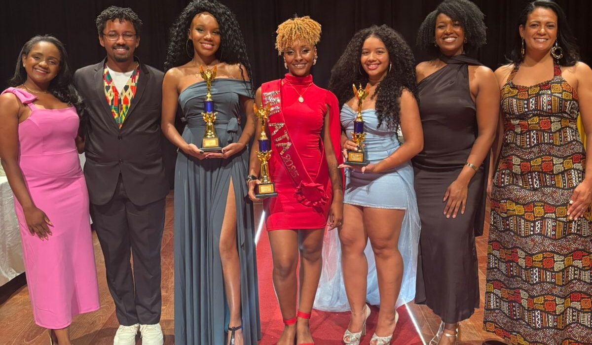 Participantes do Baile das Mulatas de Pouso Alegre