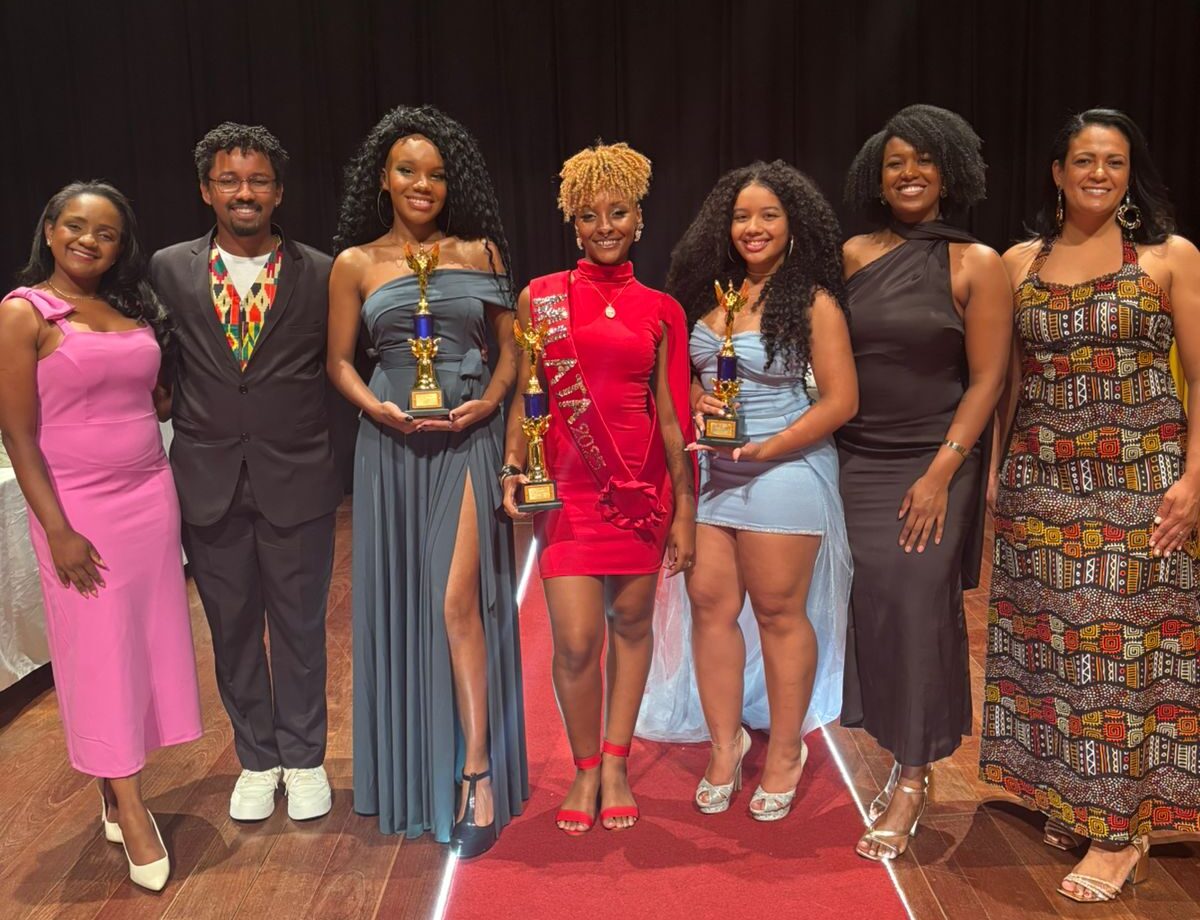 Participantes do Baile das Mulatas de Pouso Alegre