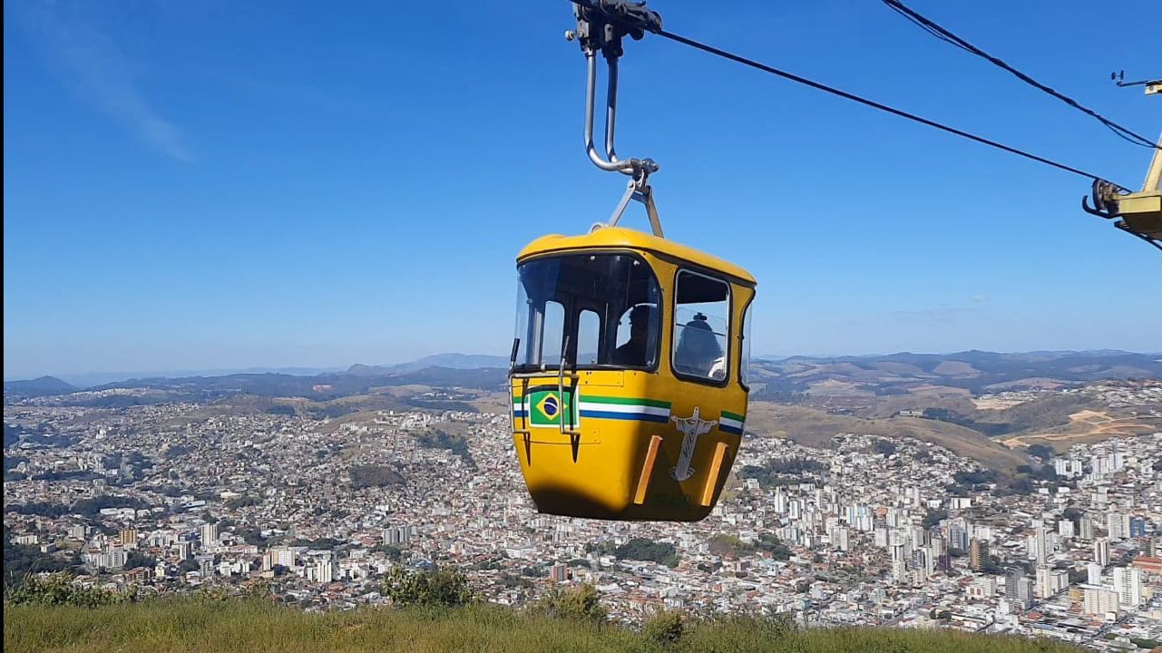 teleférico de poços de caldas pintado para copa do mundo